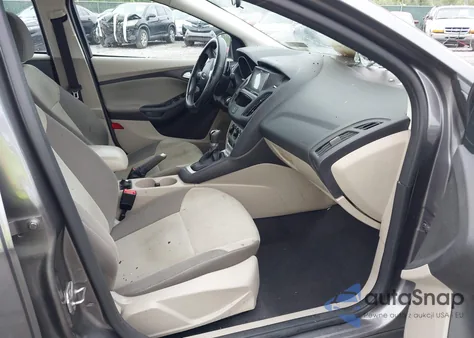 2014 Ford Focus Se z USA, uszkodzony, nr VIN 1FADP3F23EL445934